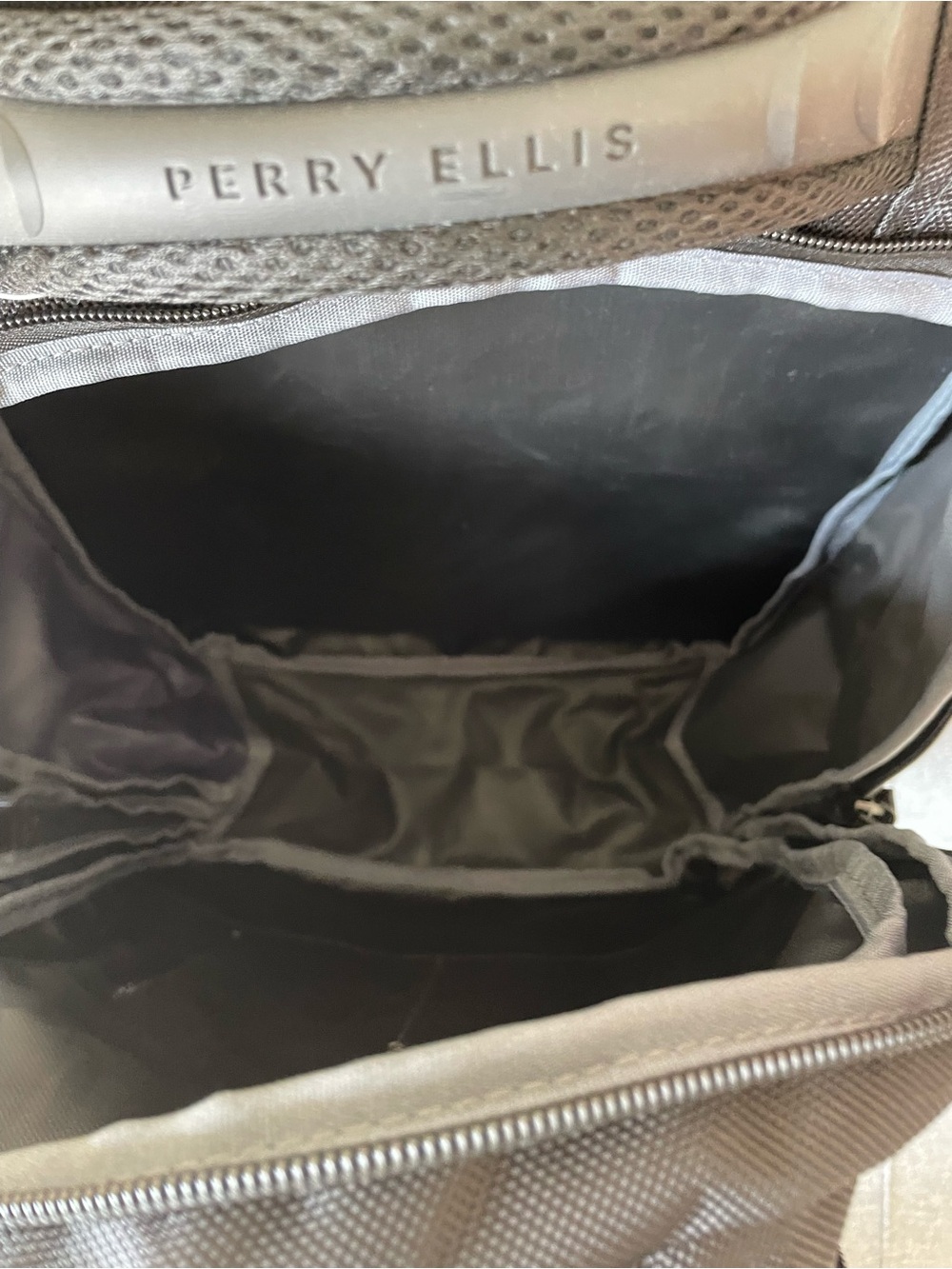 Perry Ellis M300 Backpack - Picture 8 of 11